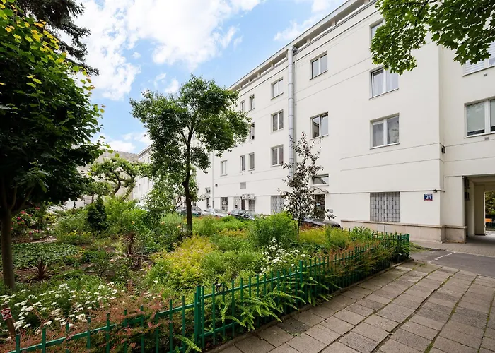 Embassy District By Bookinghost Apartment